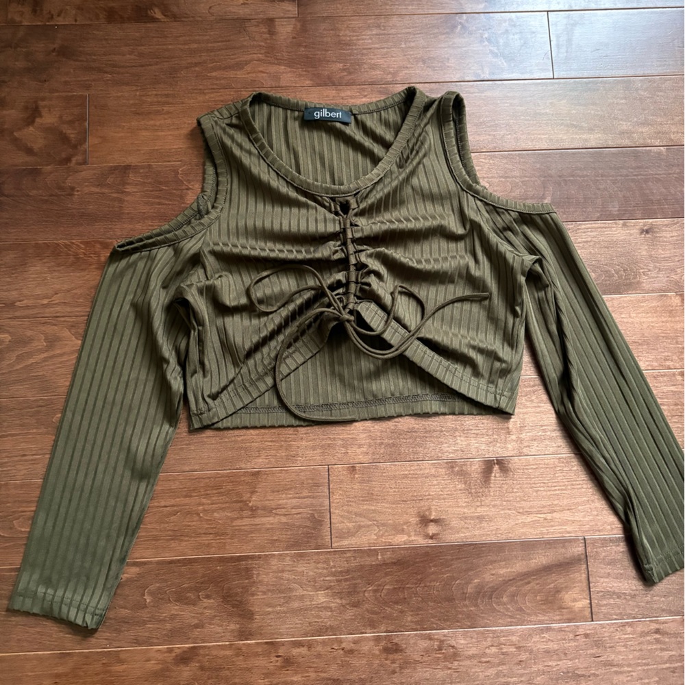 M BOUTIQUE OFF THE SHOULDER LONG SLEEVE TOP